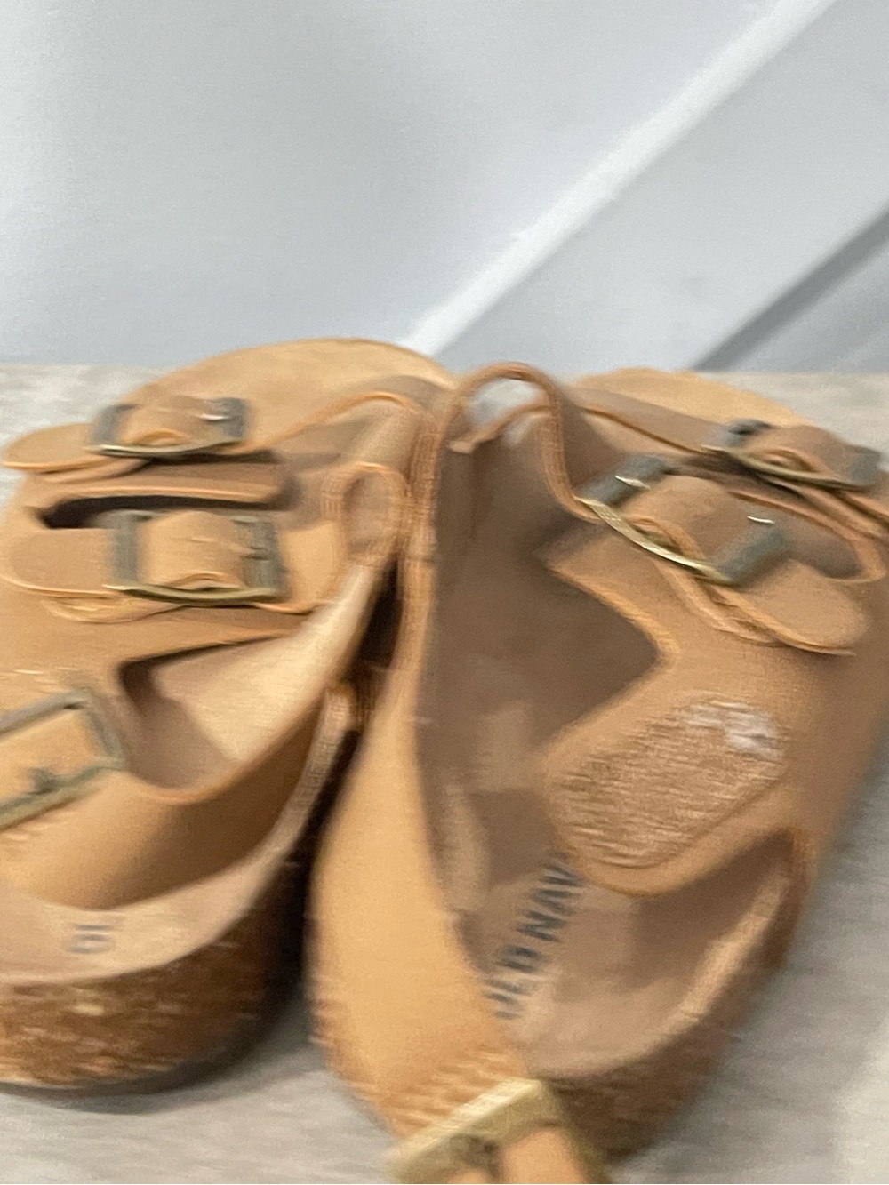 Old Navy Toddler Tan Triple-Buckle Sandals Size 8 - Picture 8 of 16